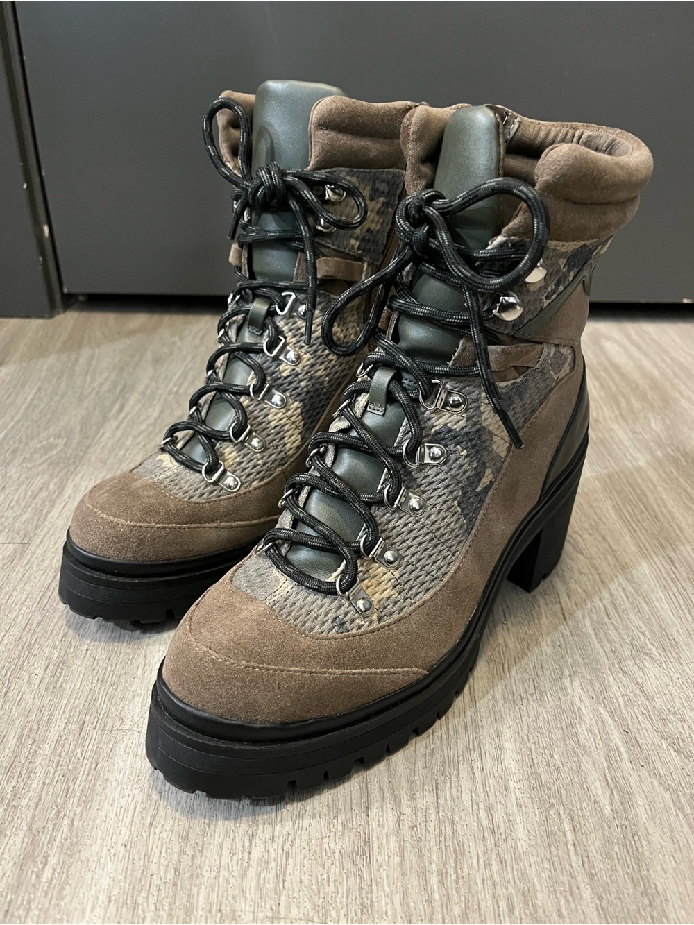 Giani Bini Women’s Brown Suede Hiker Heel Boots - Stylish Lace-Up Ankle Boots 👢